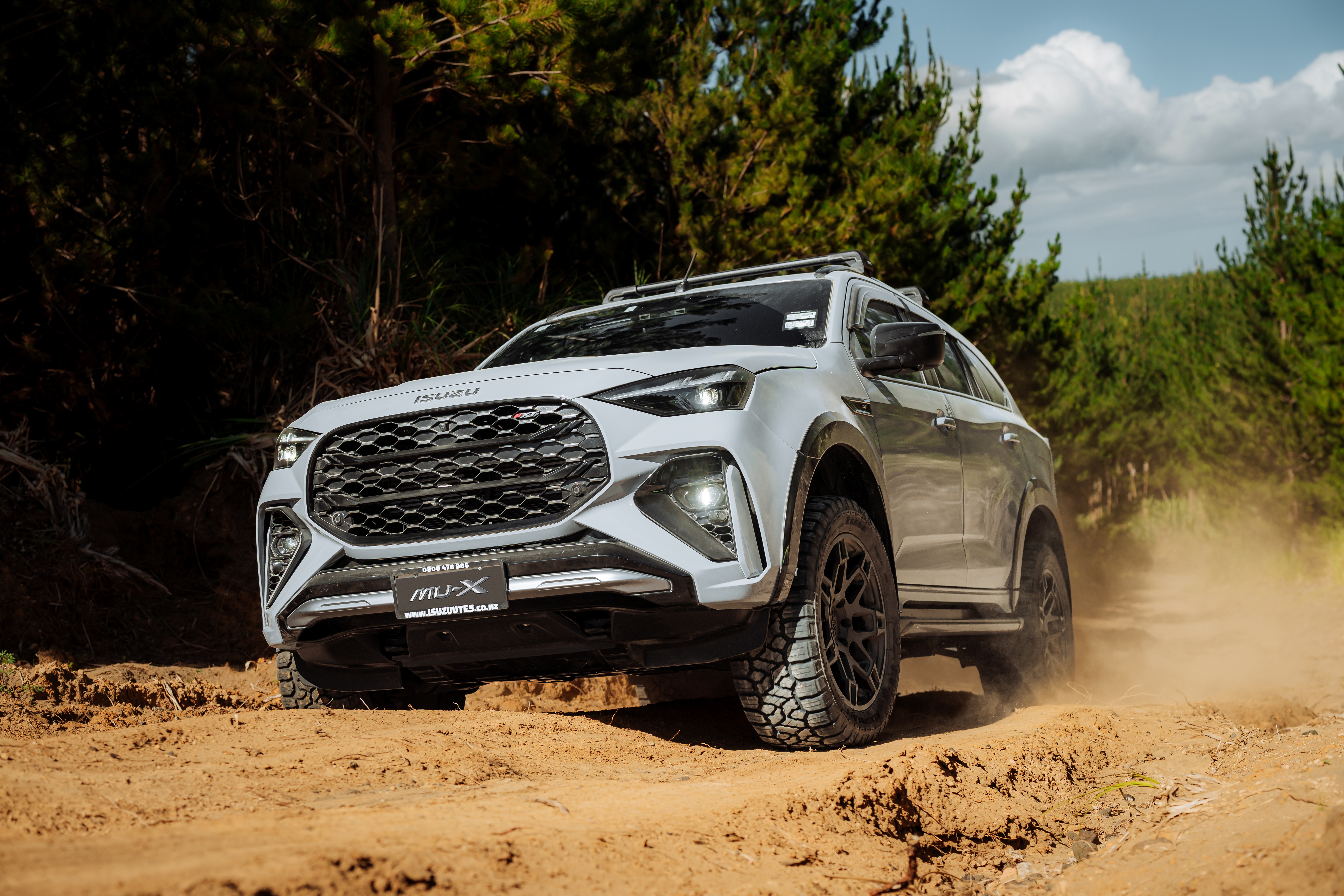 ISUZU Highlights HR 23