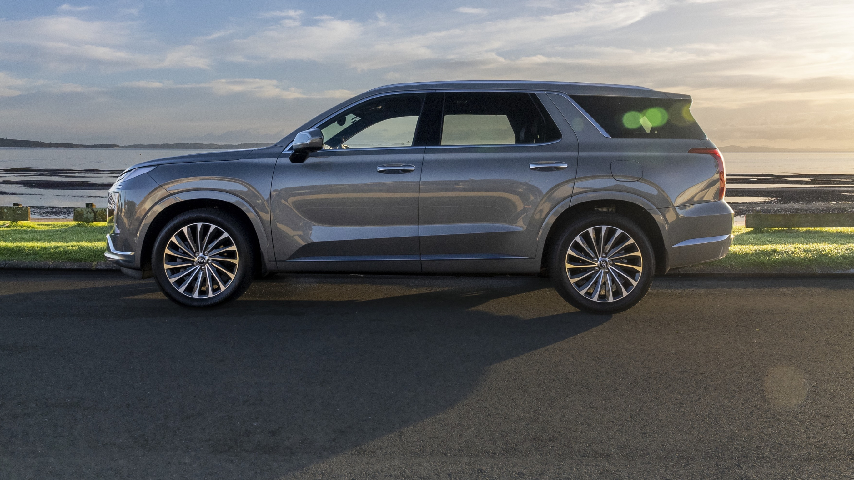 Hyundai Afv 1366 768 Px 4